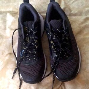 Under armour size 6.6 sneakers